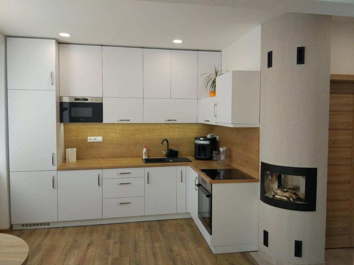 Moderny Apartman S Krbom A Klimatizaciou Presov Bagian luar foto